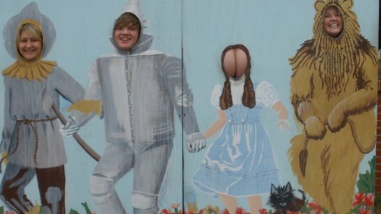 8d852b78d429b11902c7a3a20f8c8cdb-mooning-ruins-wizard-of-oz-photo