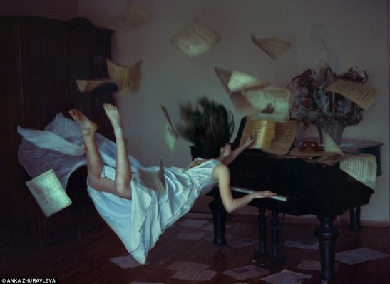 article-2047778-0E53136900000578-403_964x703